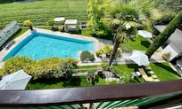 Garten mit Pool