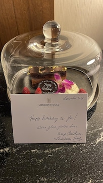 Edward’s surprise waiting for us in our room. 🥰