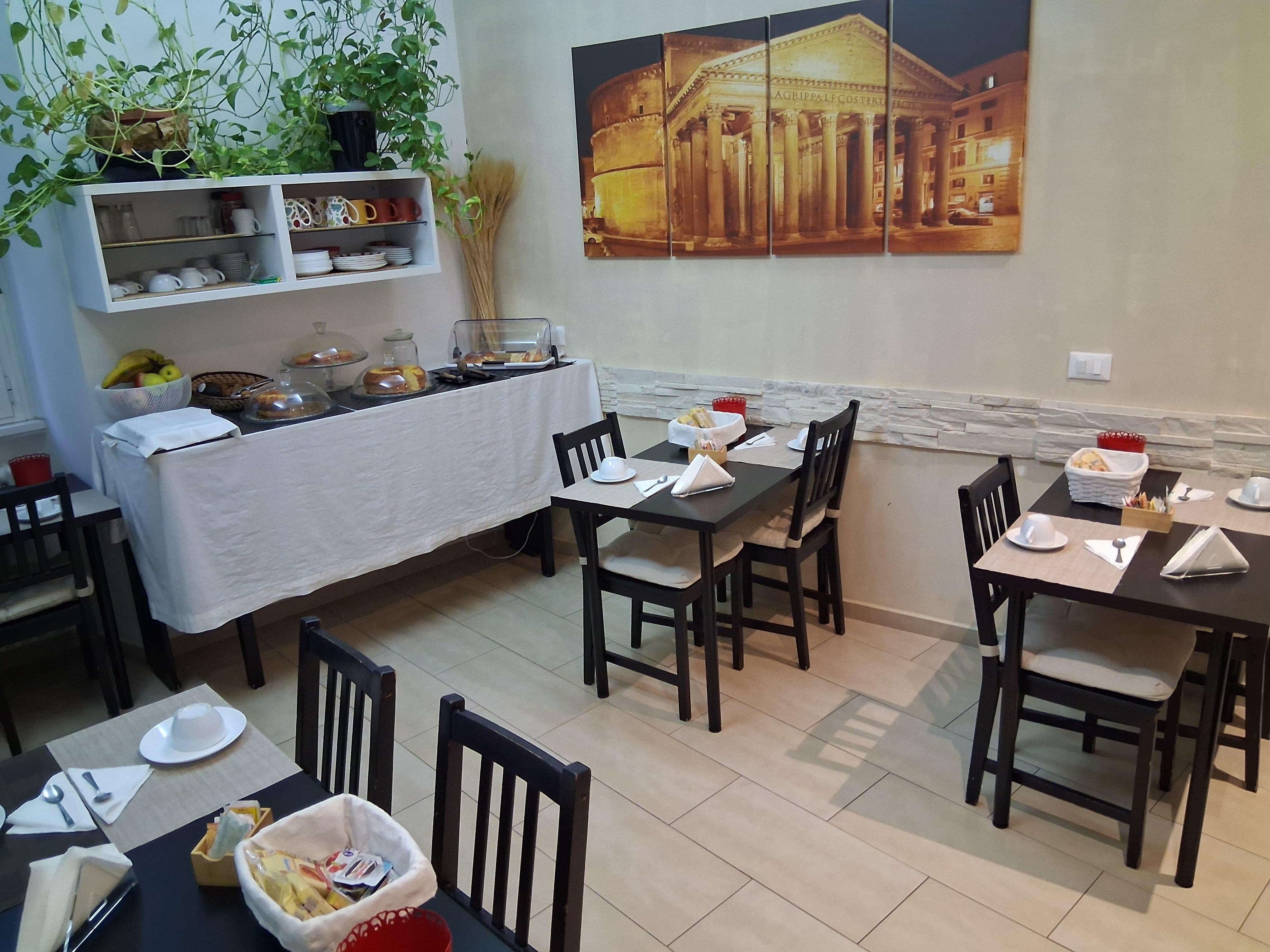 The breakfast / snack room