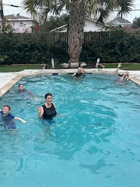 Very comfortable pool. Everyone enjoyed it