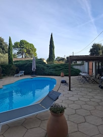 Piscine et terrasse