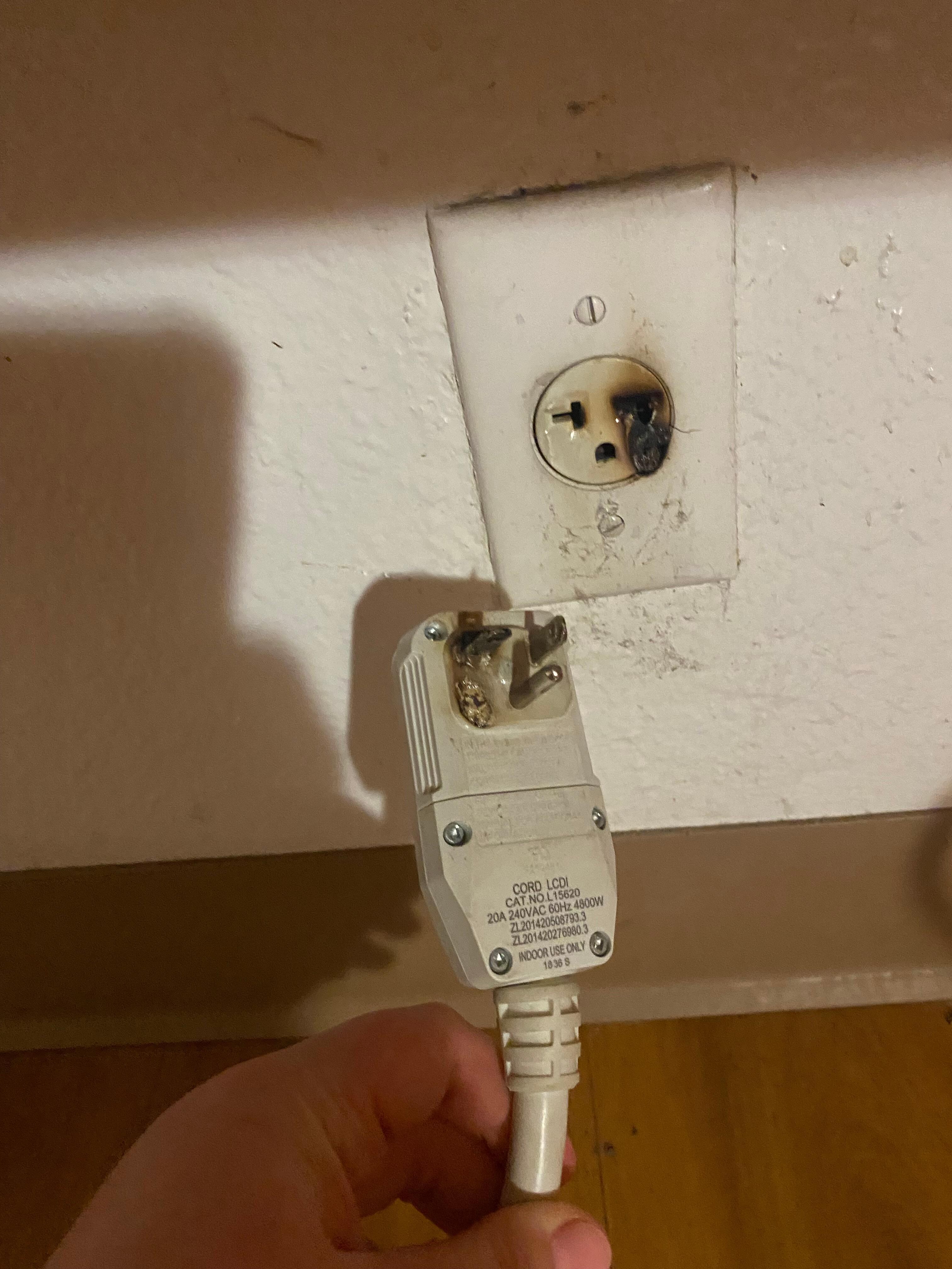 Said electrical issues in the second room. I didn’t get pics of the 1st room bc I wanted to get out of there as soon as possible 