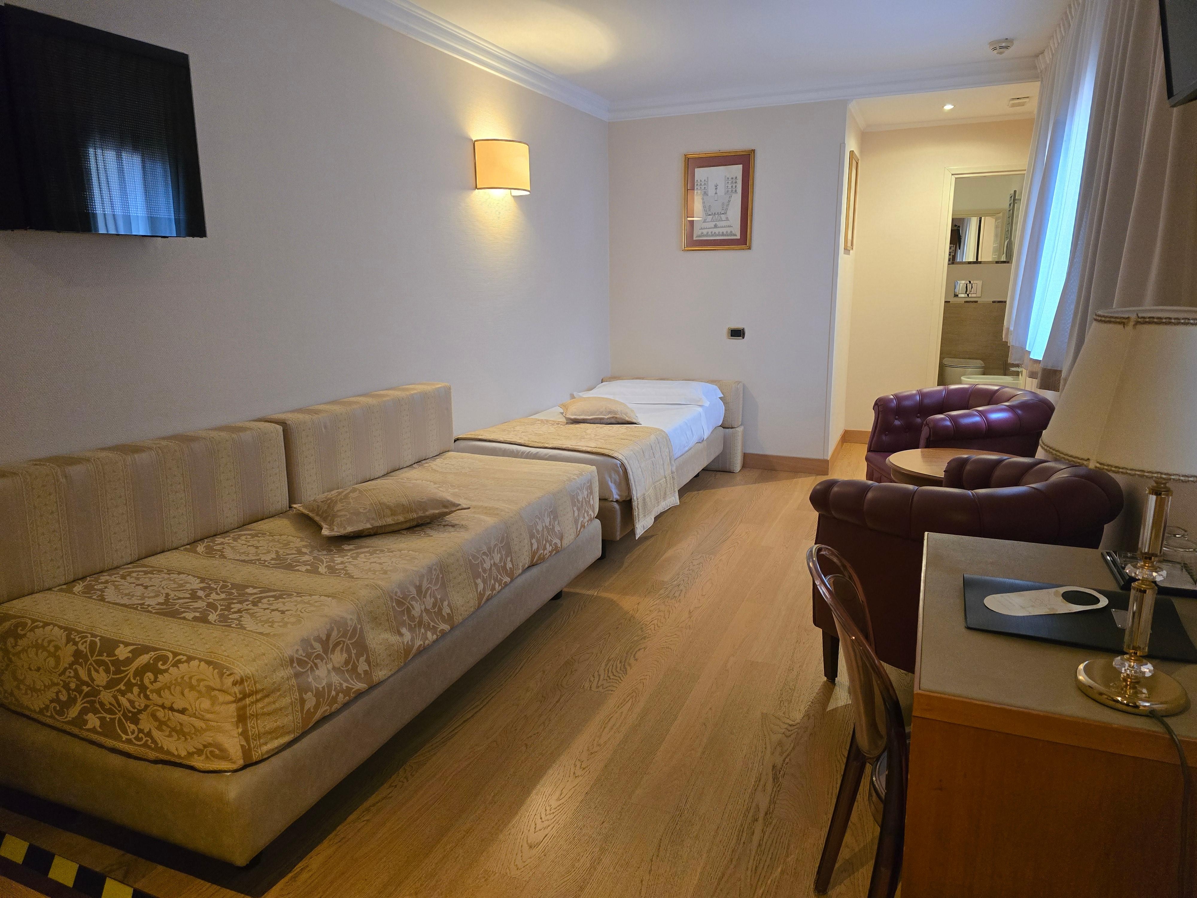 Spacious 3 bed and sofa