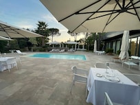 Piscina zona ristorante