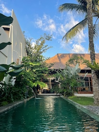 Private pool