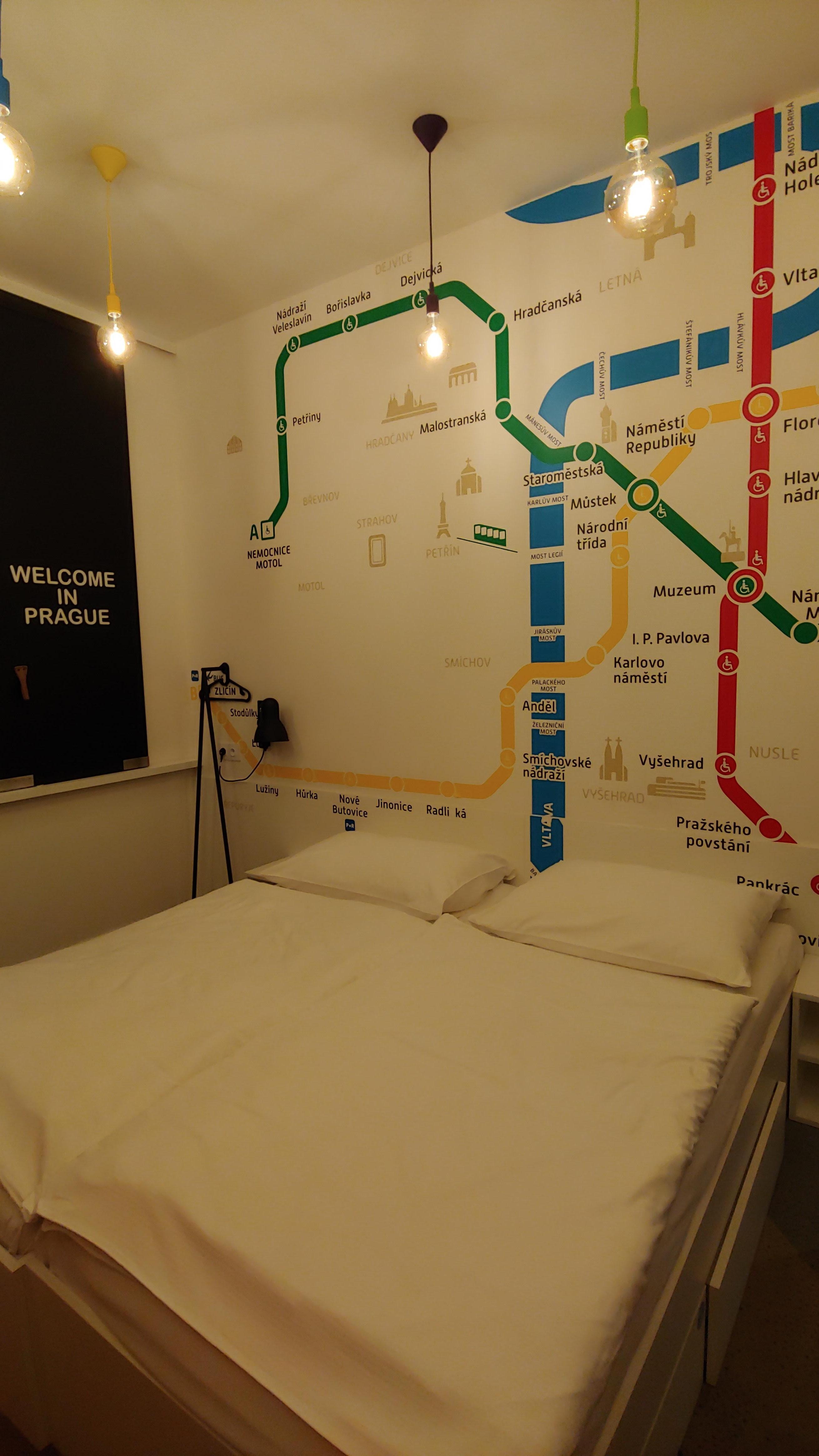 房間 訂的是二人房 但有三床