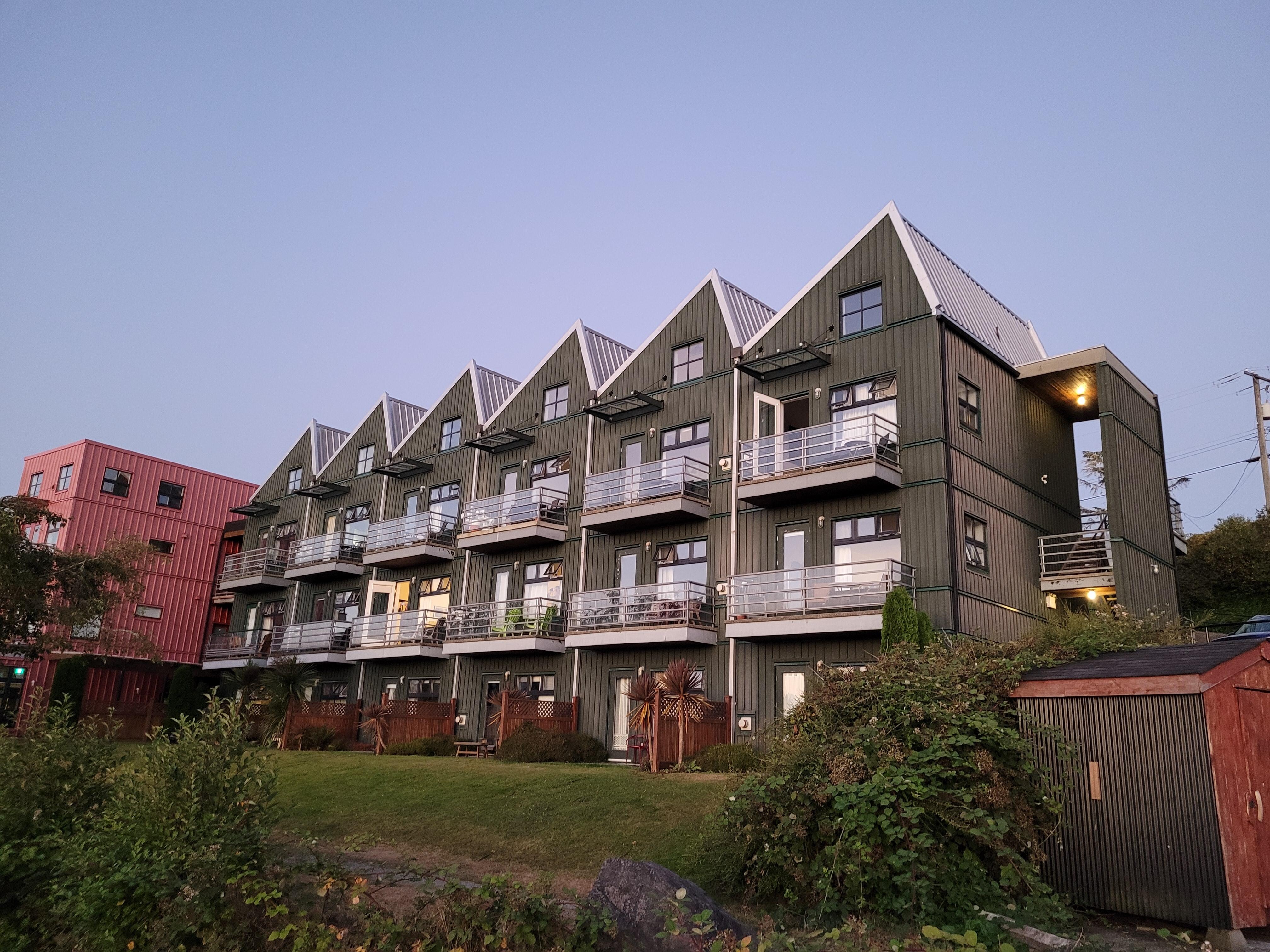 Book Fred Tibbs Ocean Front Condos in Tofino