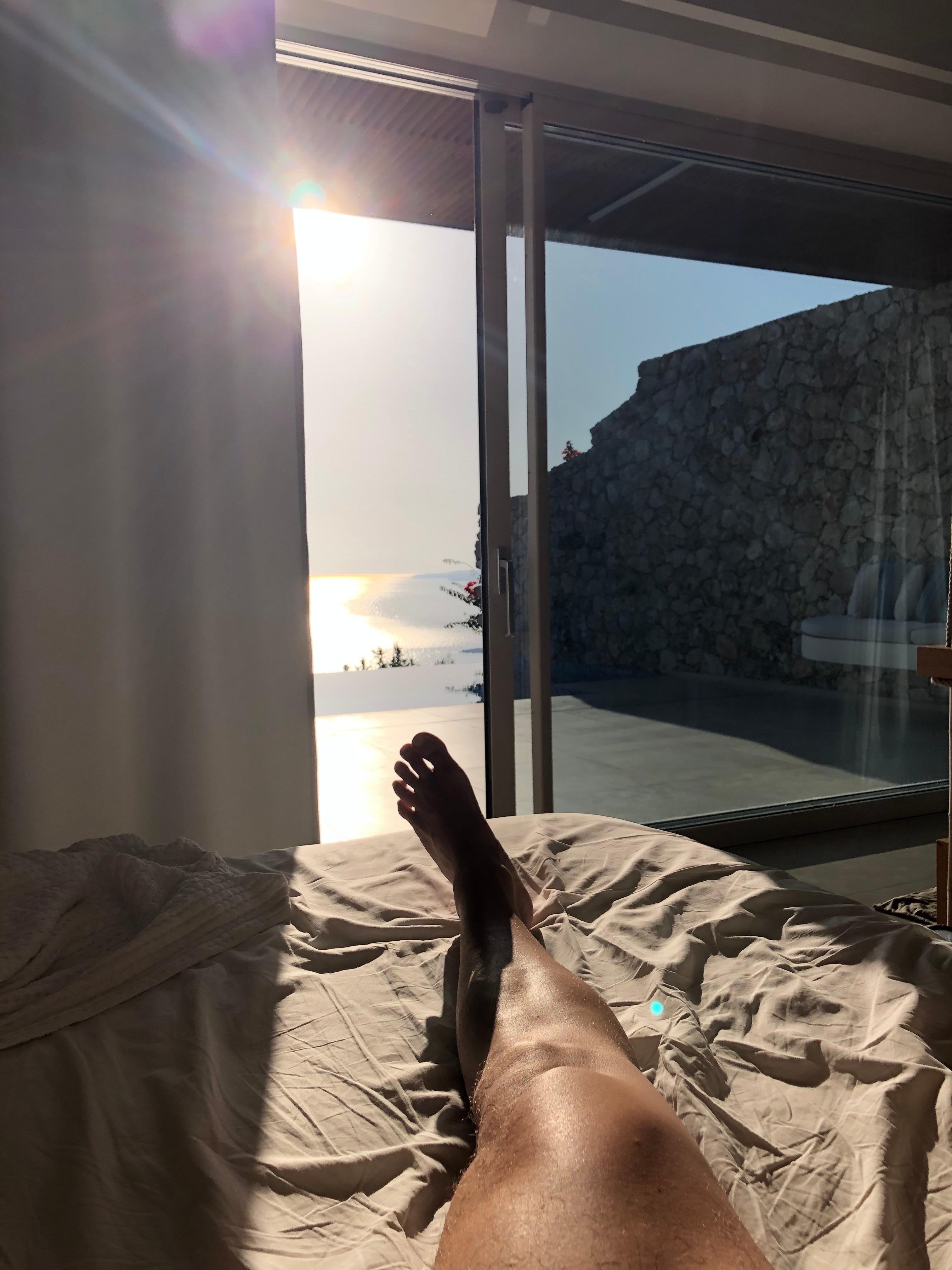 Nyte soloppgangen fra sengen