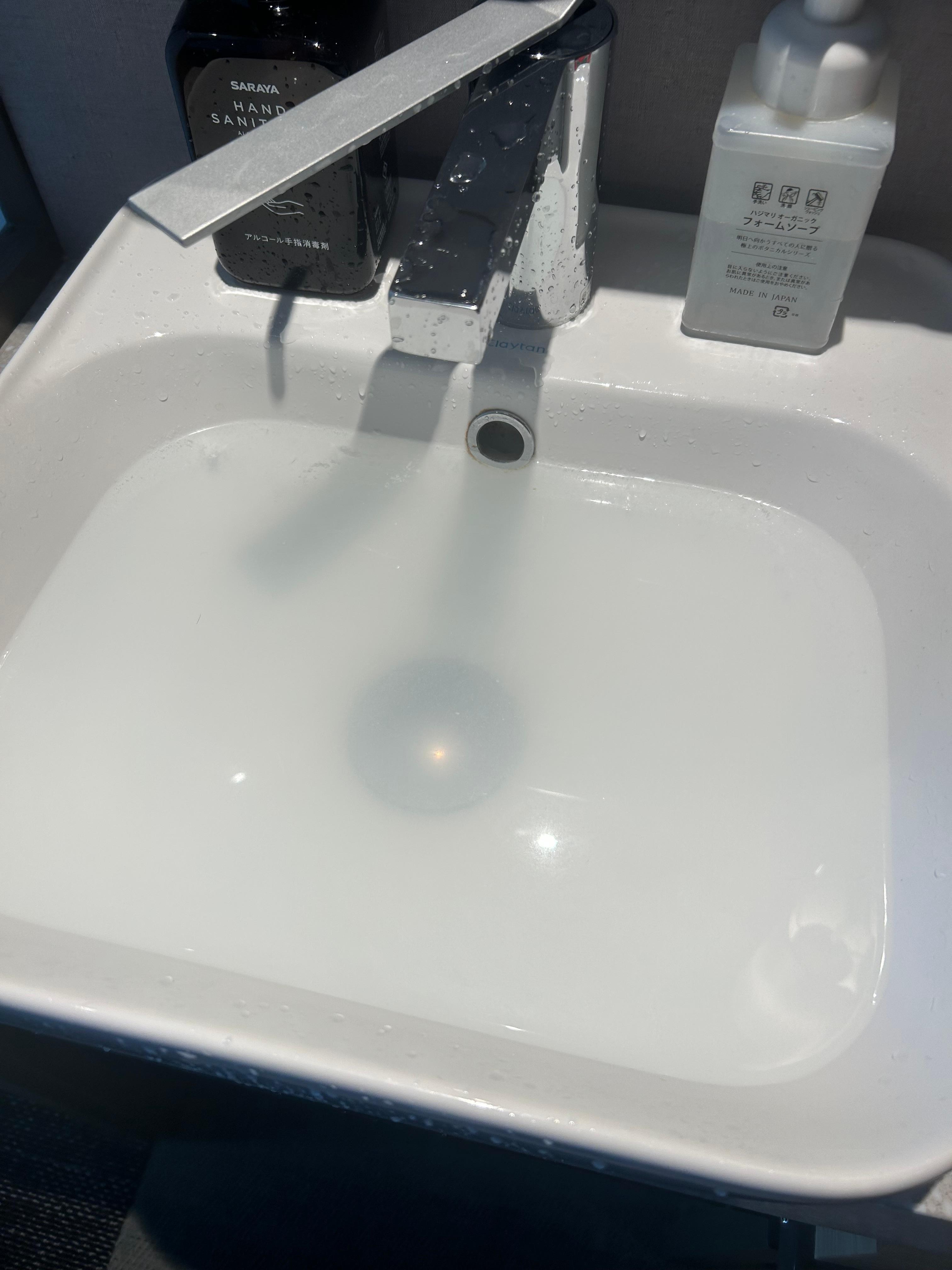 洗顔時の洗面台