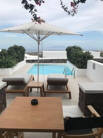 Private pool with room