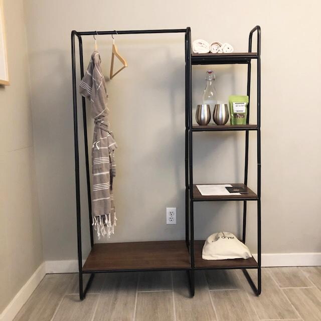 Closet/Clothing storage 