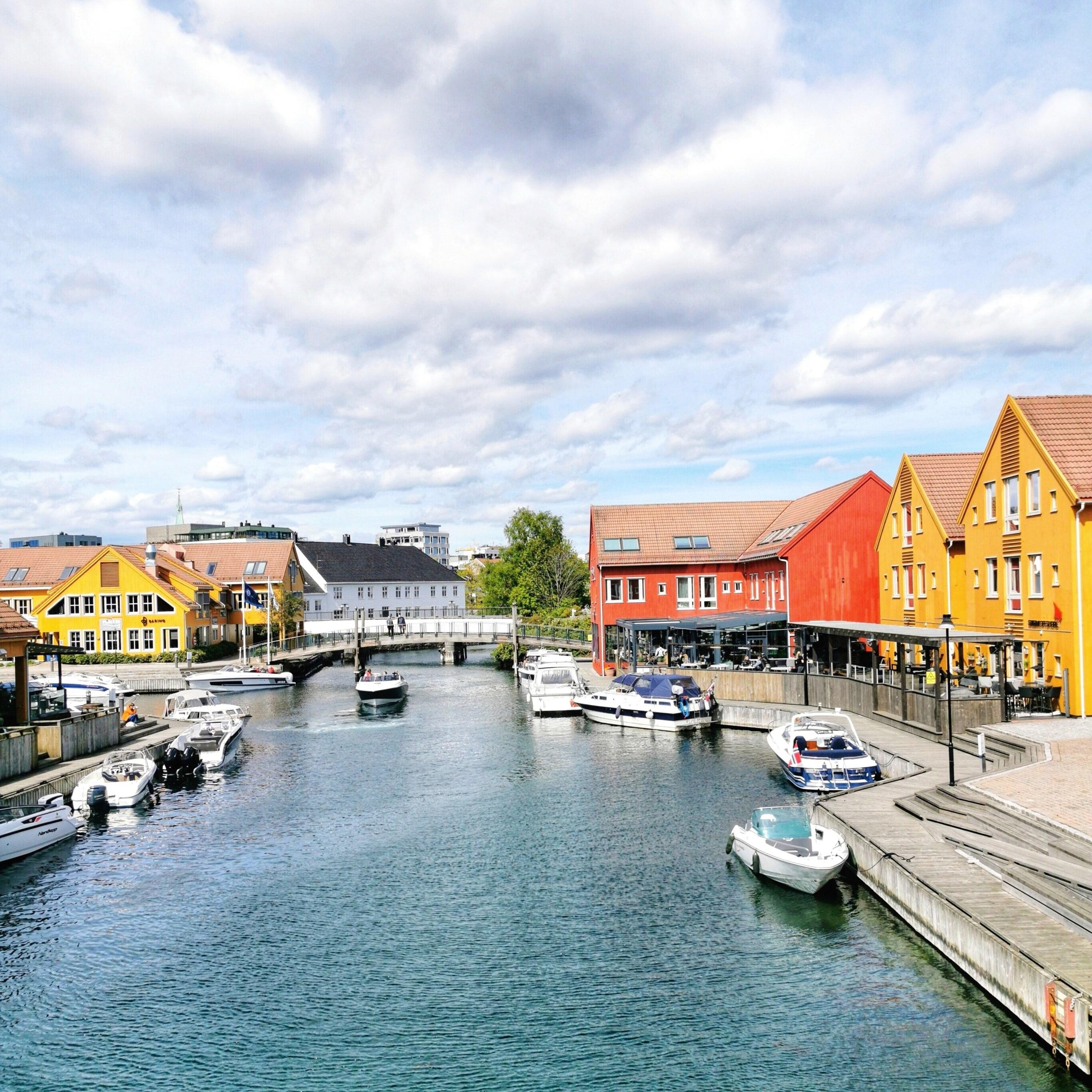 Nydelig vårdag for en tur fra fastlandet og ut på Odderøya.