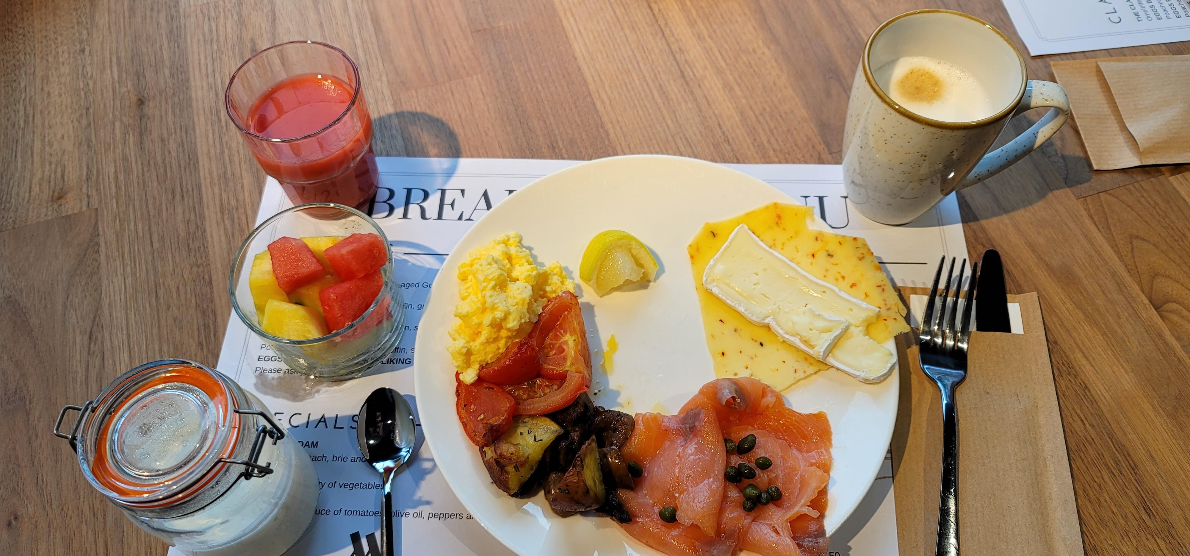 Breakfast
- Good & fresh food