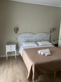 Camera standard con letto matrimoniale