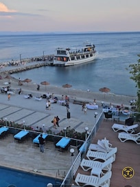 Odadan deniz manzarası