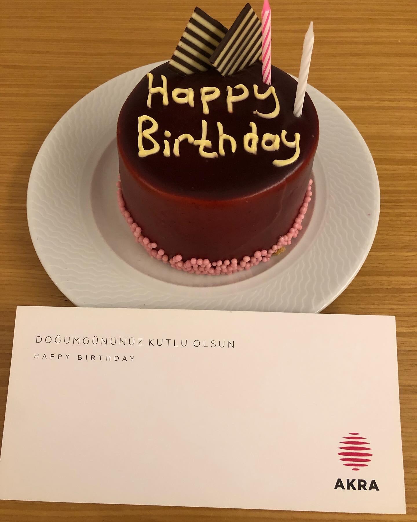 Surprise cake and decorations 