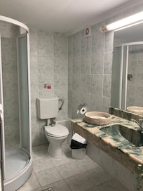 Spacious bathroom