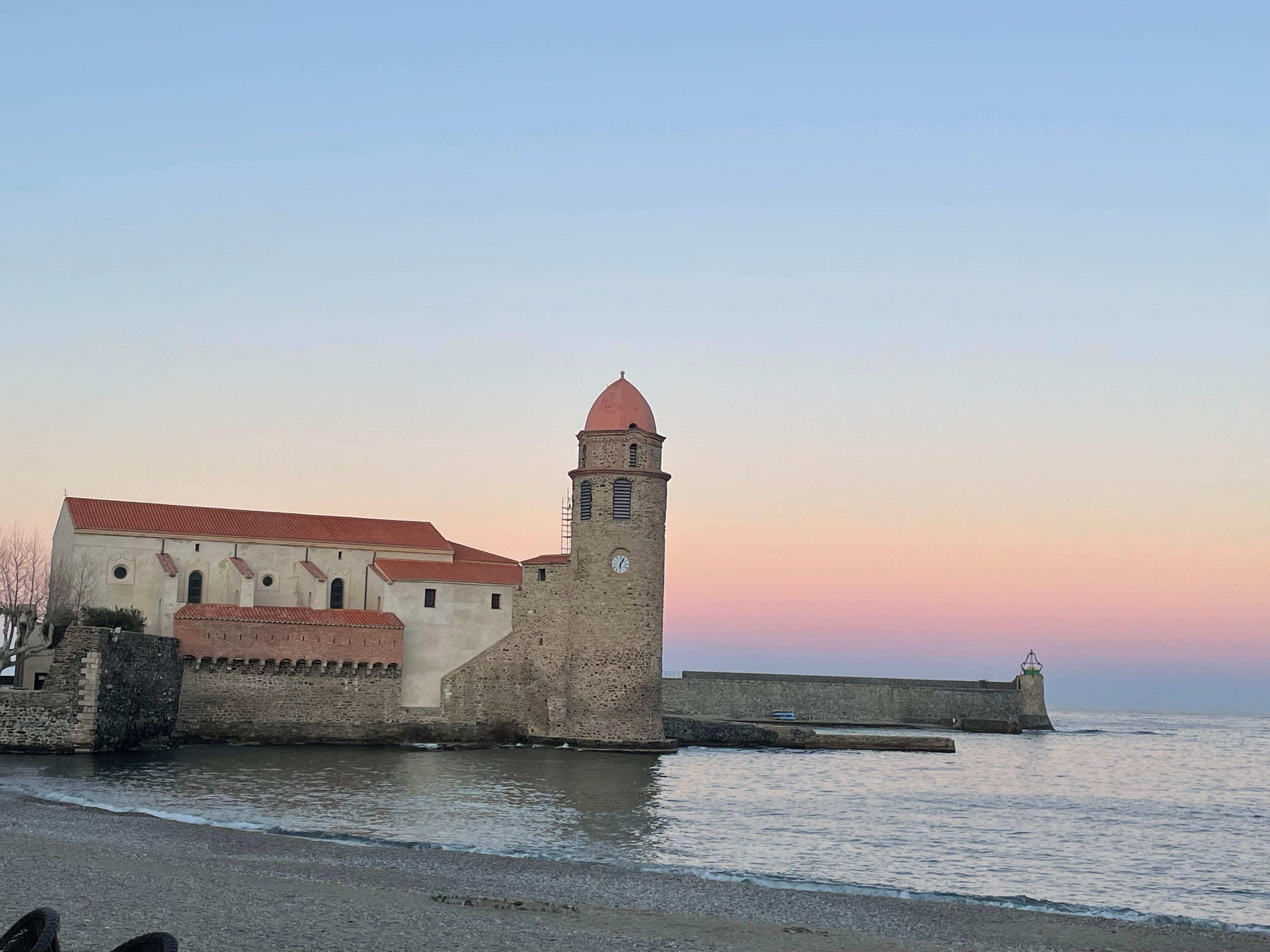 Sun goes down in Collioure 