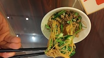 宵夜的自助煮麵、暖呼呼的吃、很貼心
