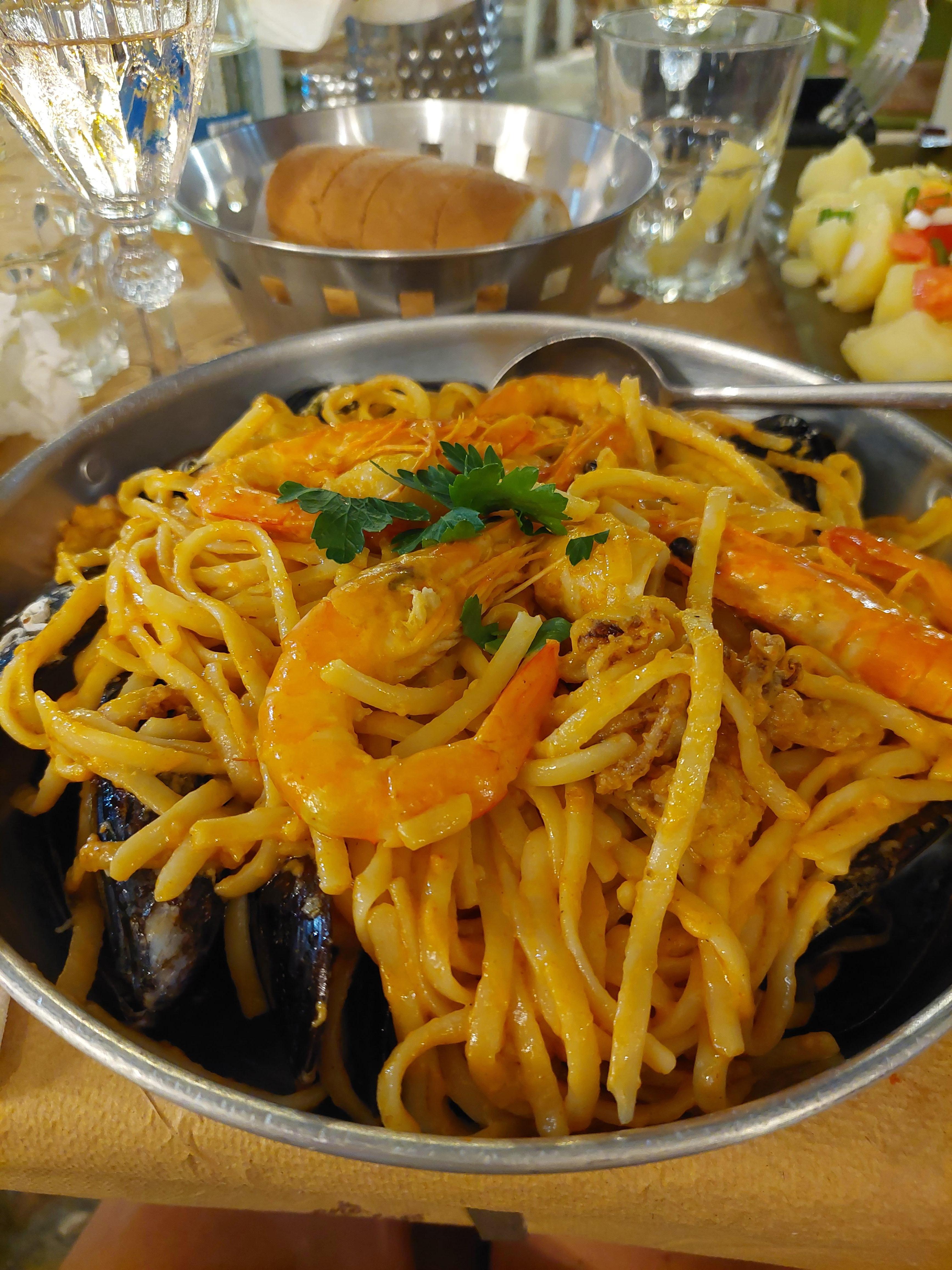 Spaghettis zux fruits de mer au Meze