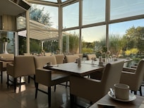 Breakfast dining room