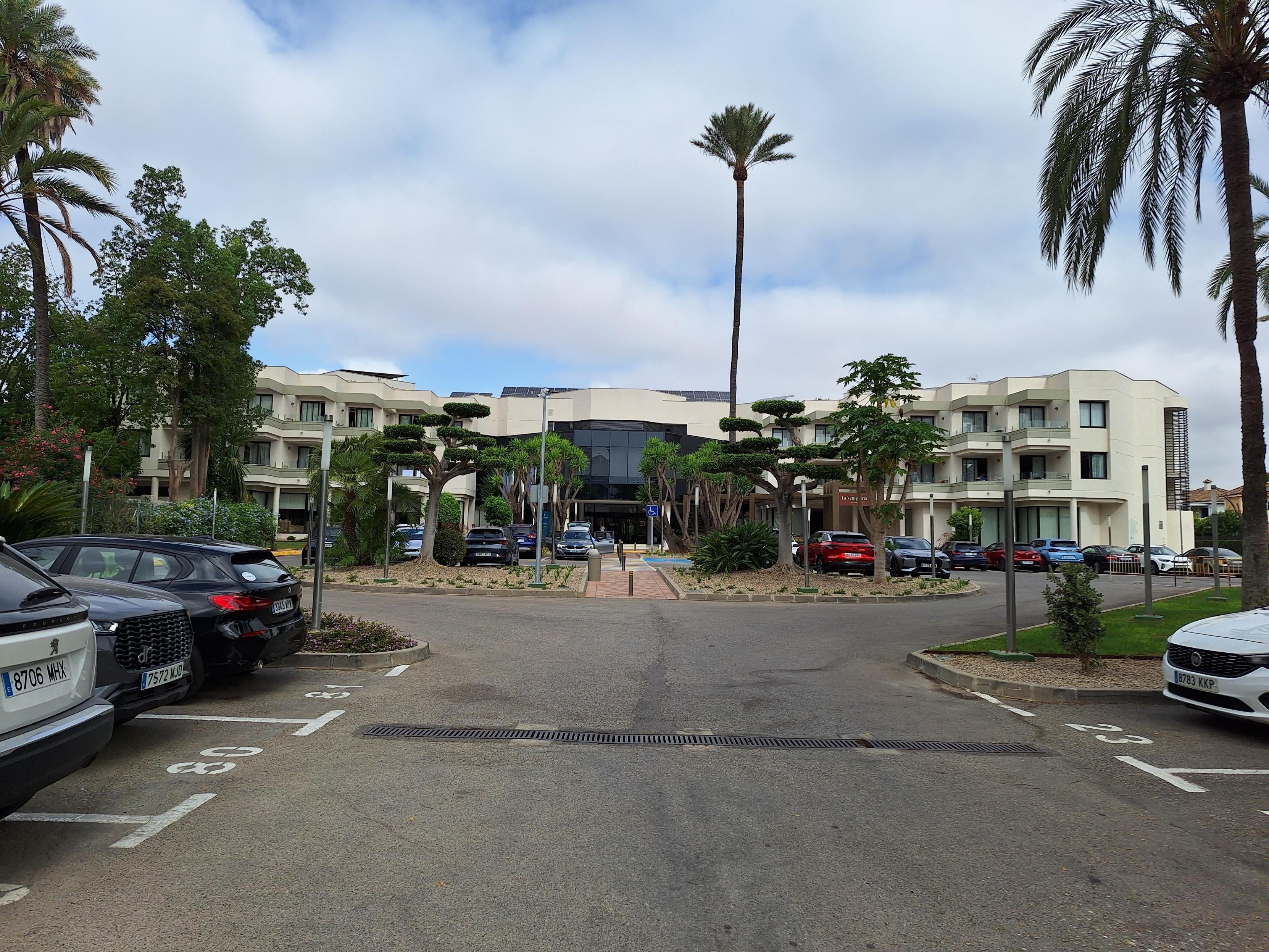 The hotel and the parking lot 