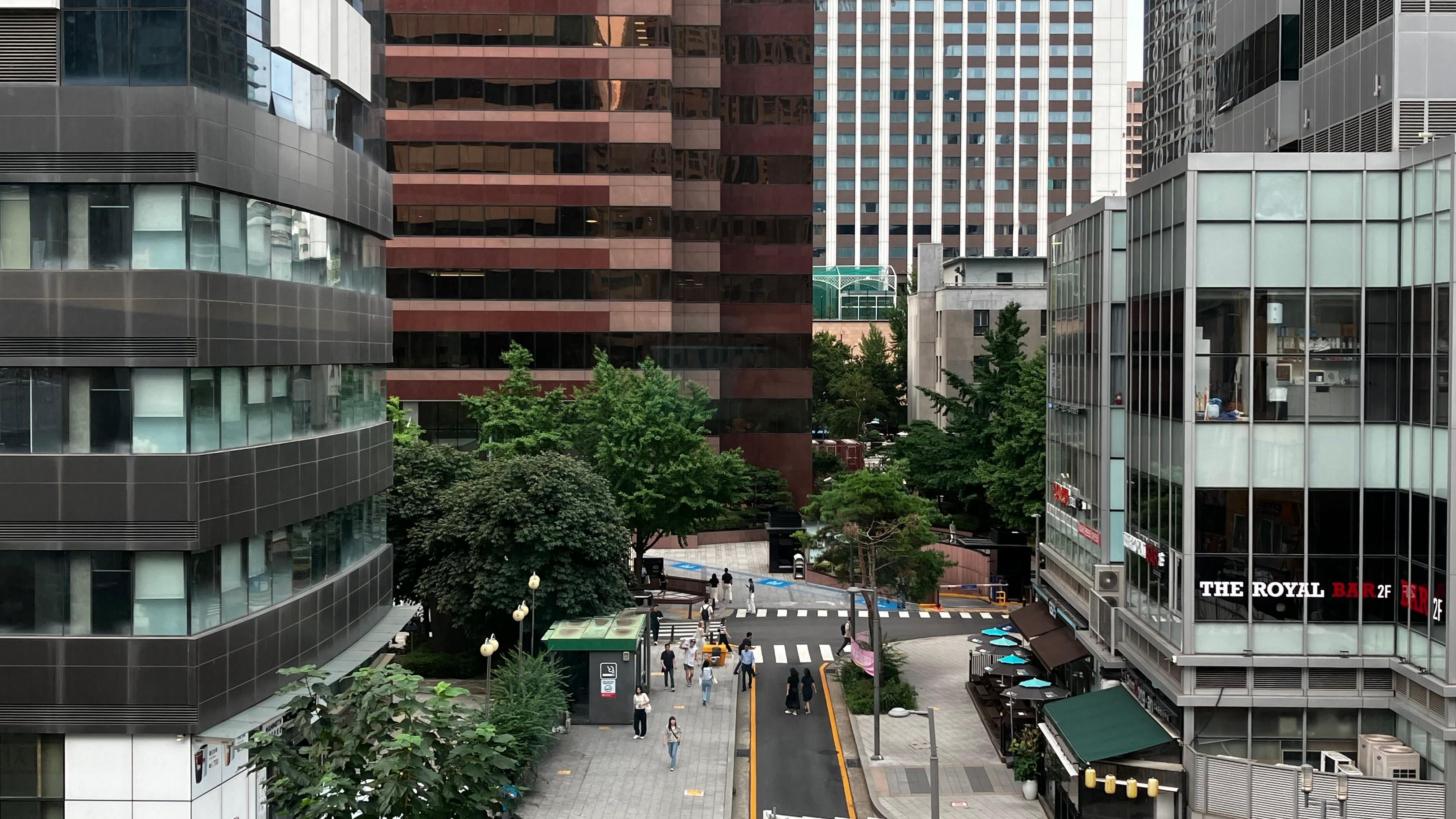 호텔앞 빌딩