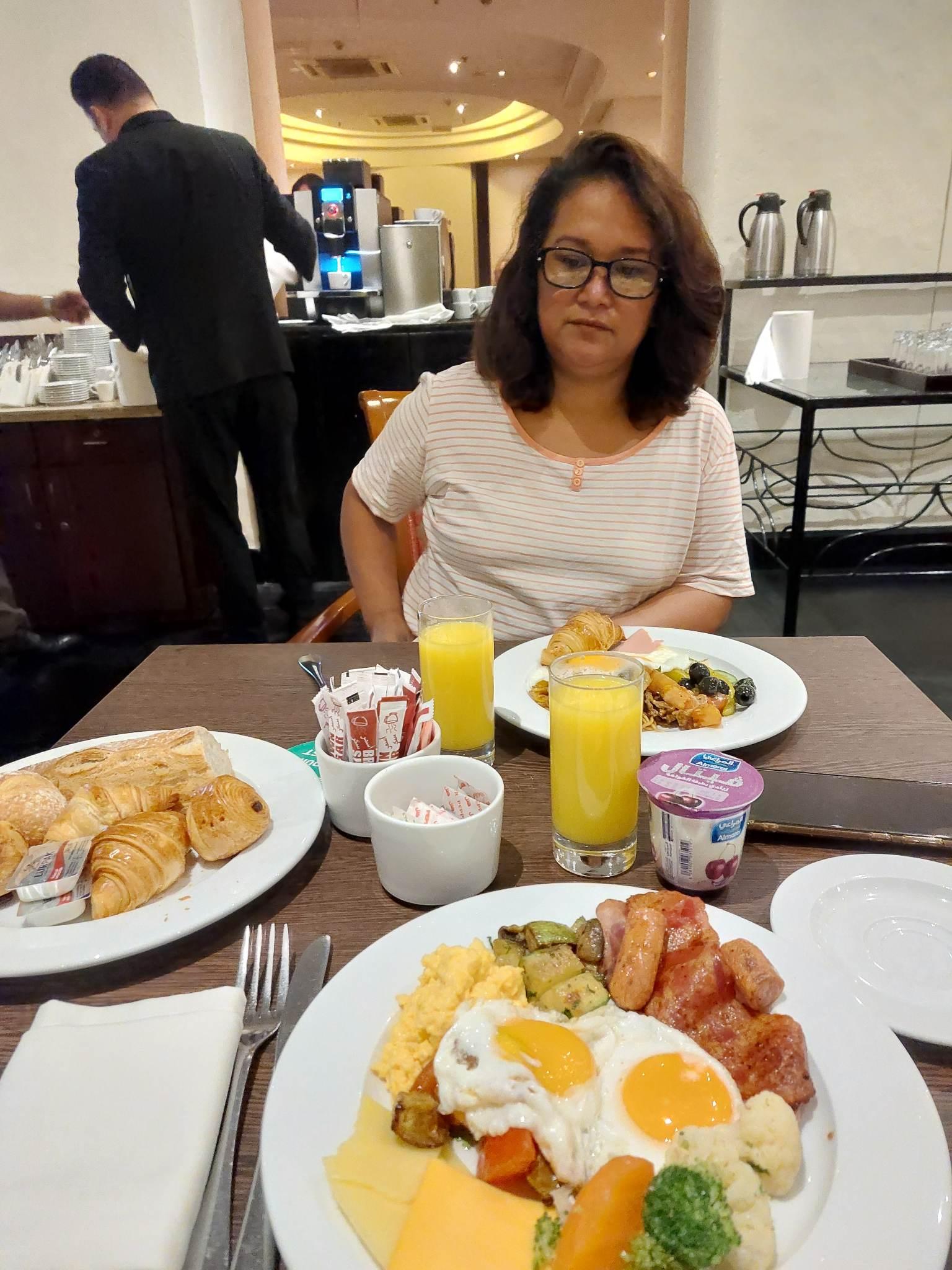 Petit-déjeuner copieux et très varié.