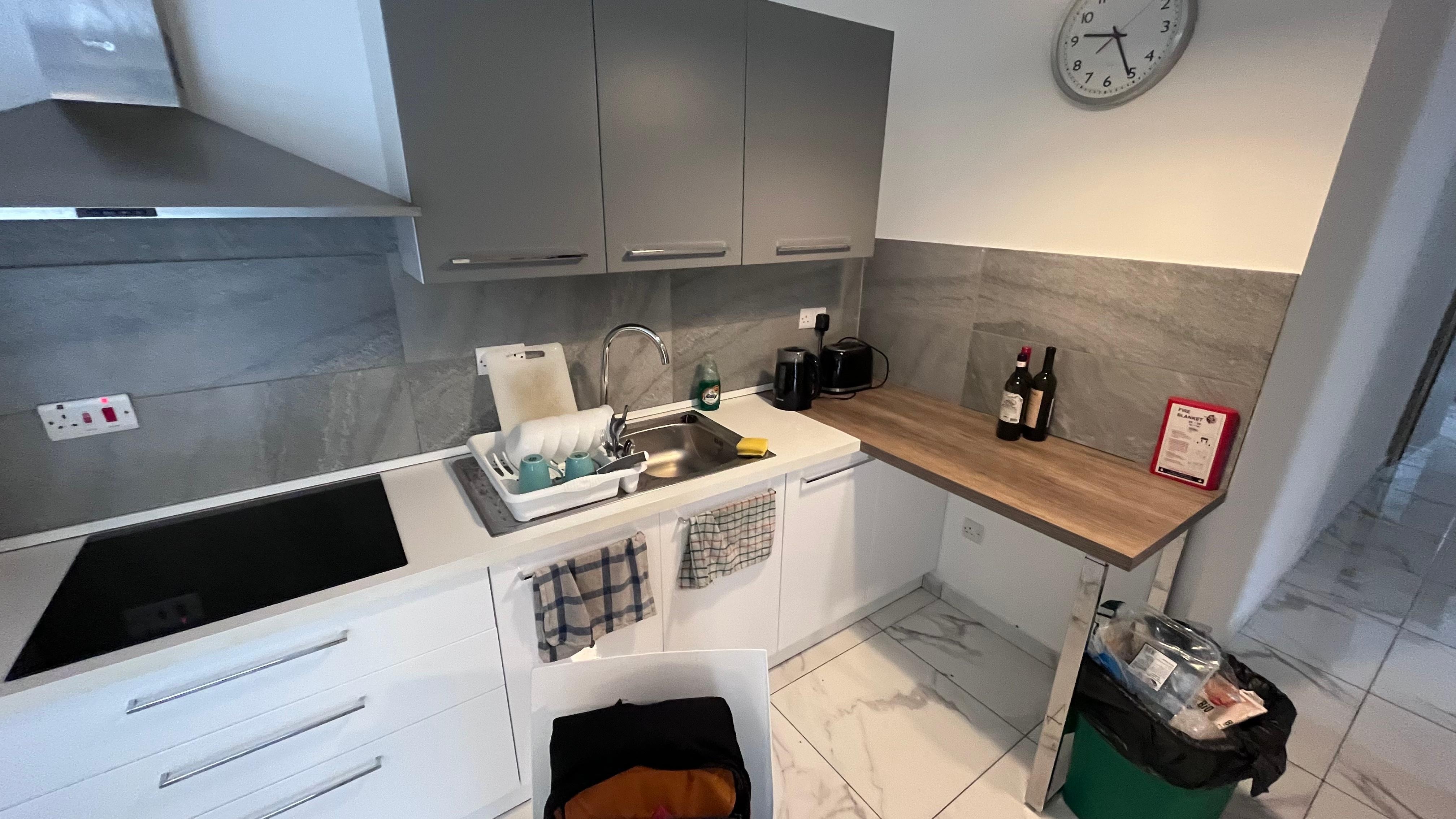 Fully equipped kitchen 
