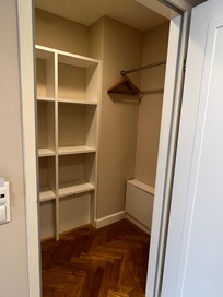 Walk-in closet