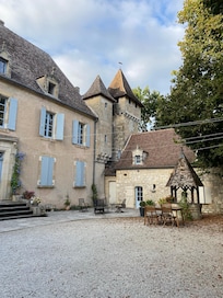 La cours