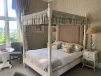 4 poster bed