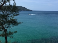 Udsigt fra restaurant ud over kata noi bugten