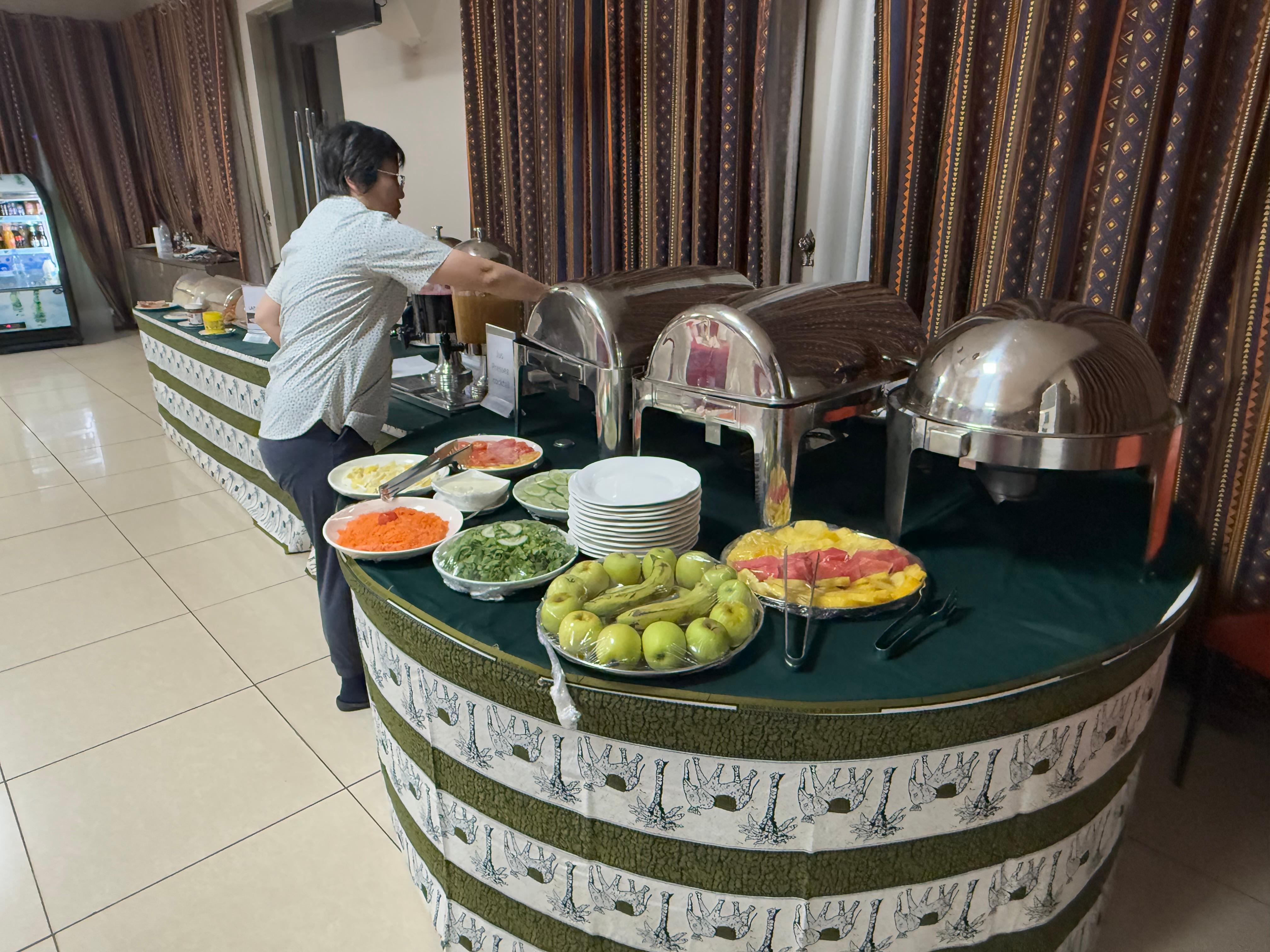 レストランでの朝食