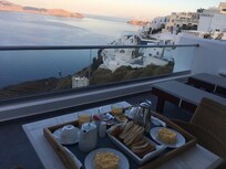 Petit déjeuner en terrasse