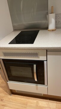 Stove and microwave/grill