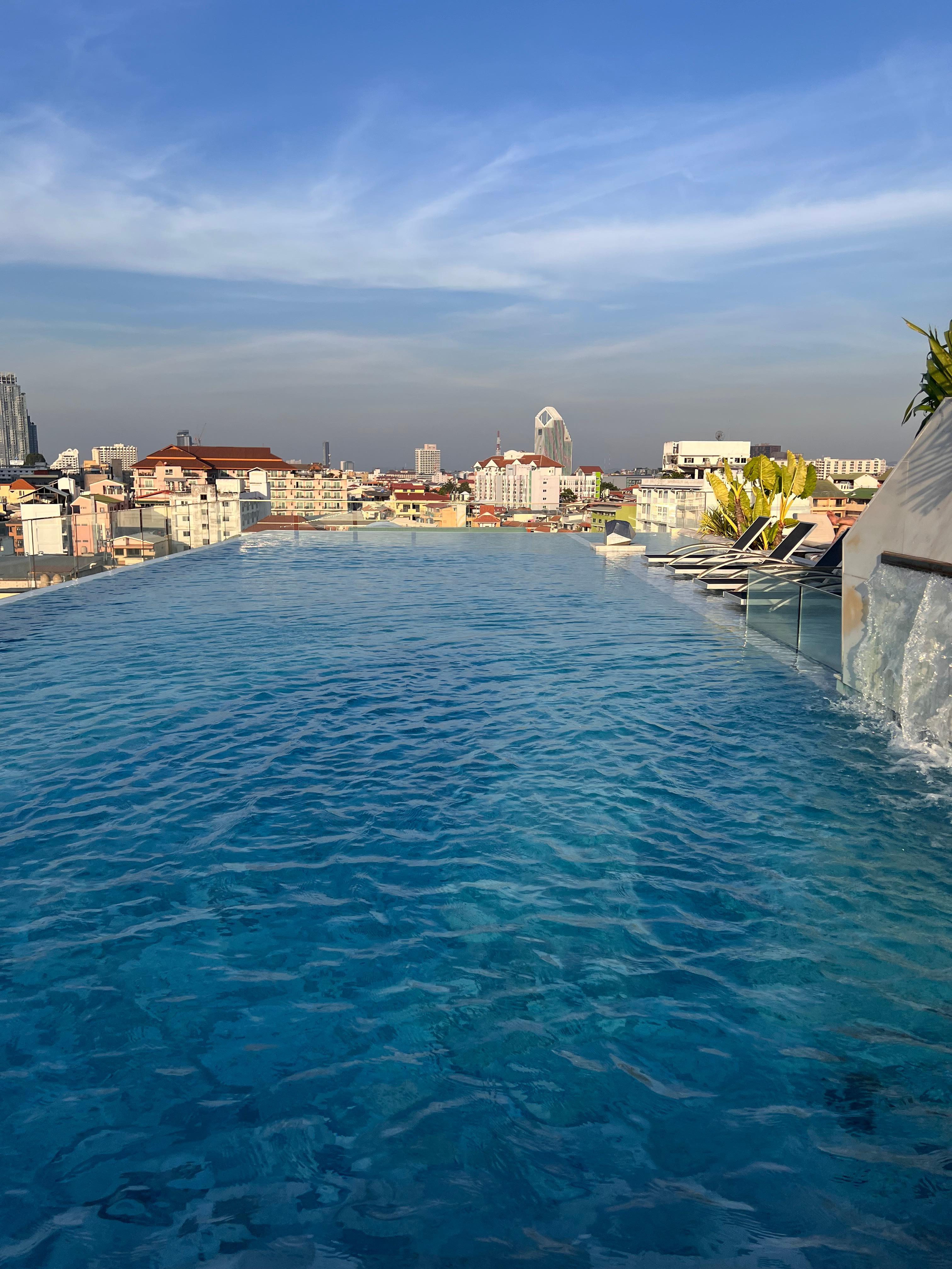 Lovely infinity pool. 