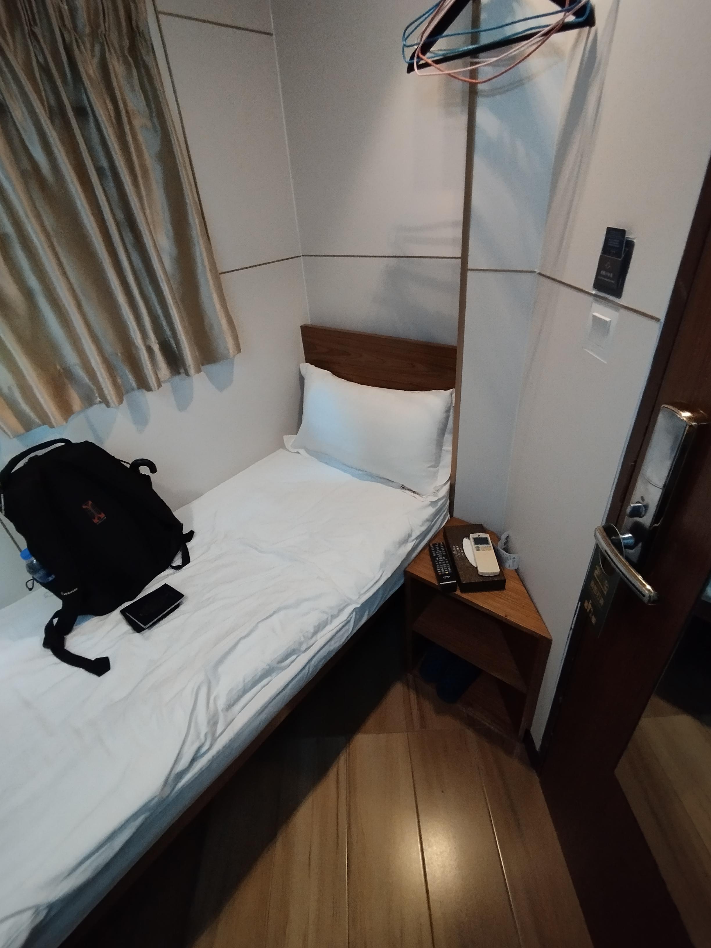 Smallest hotel bed & room in the world?