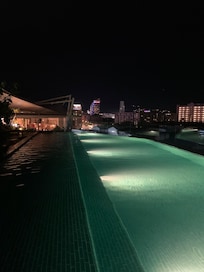 Pool aera