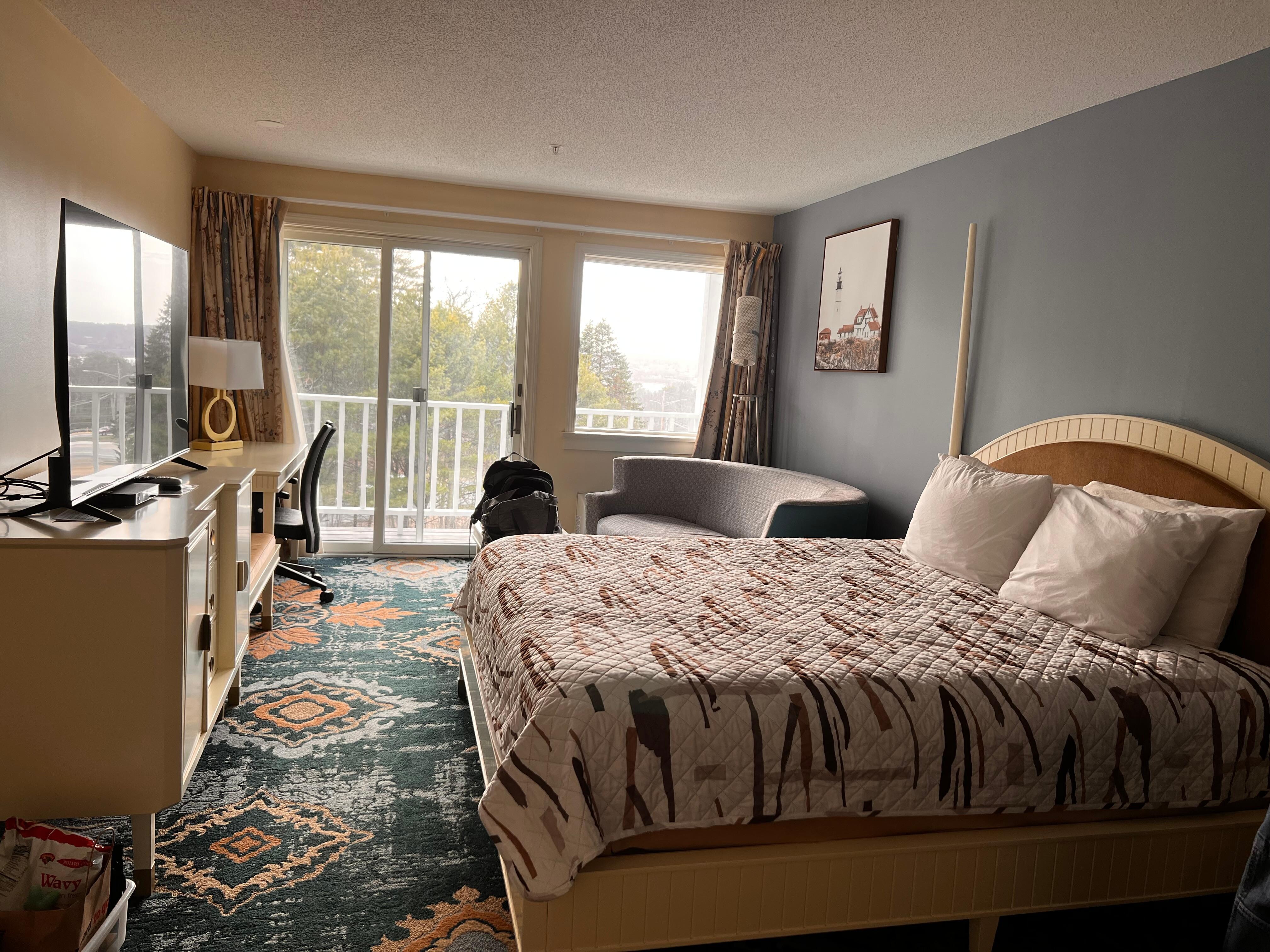 Room with king bed