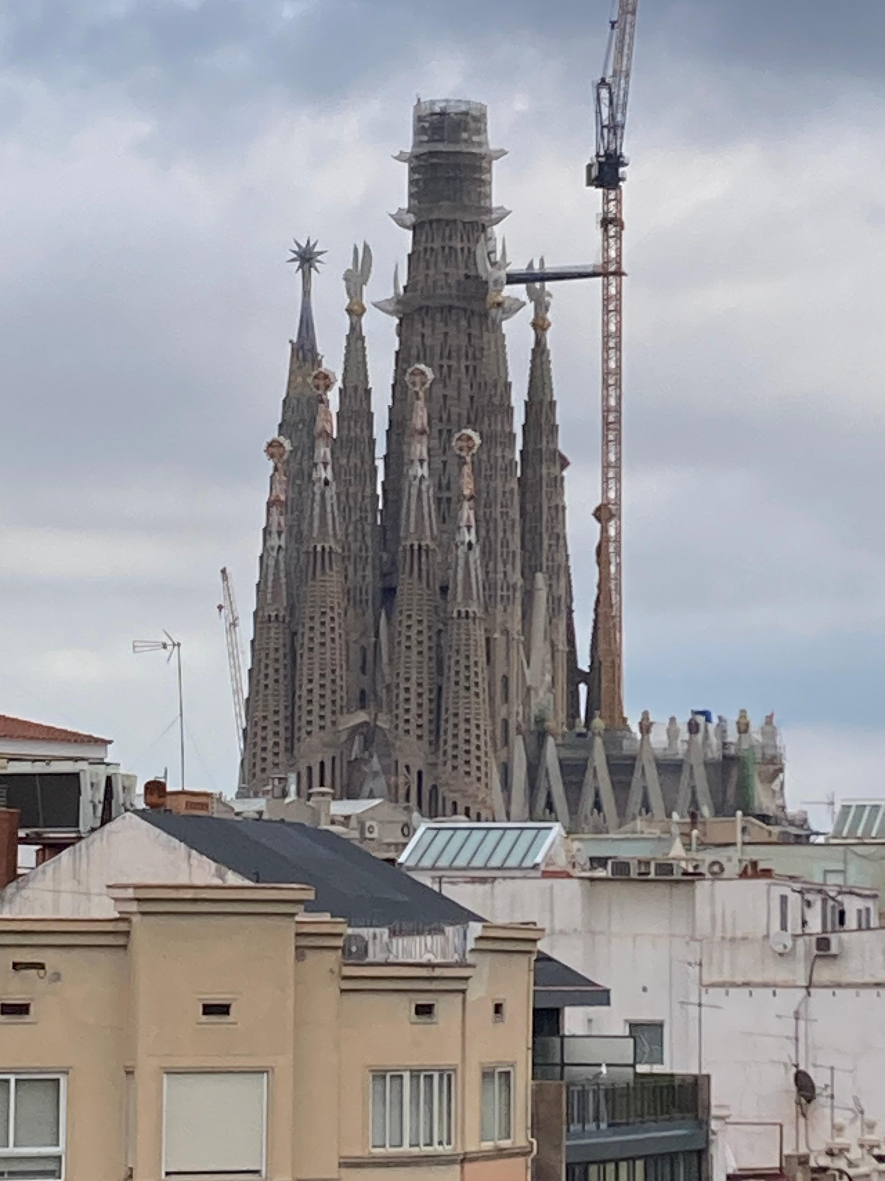 View from the rooftop terrance of Famalia Sagrada (400 m away)