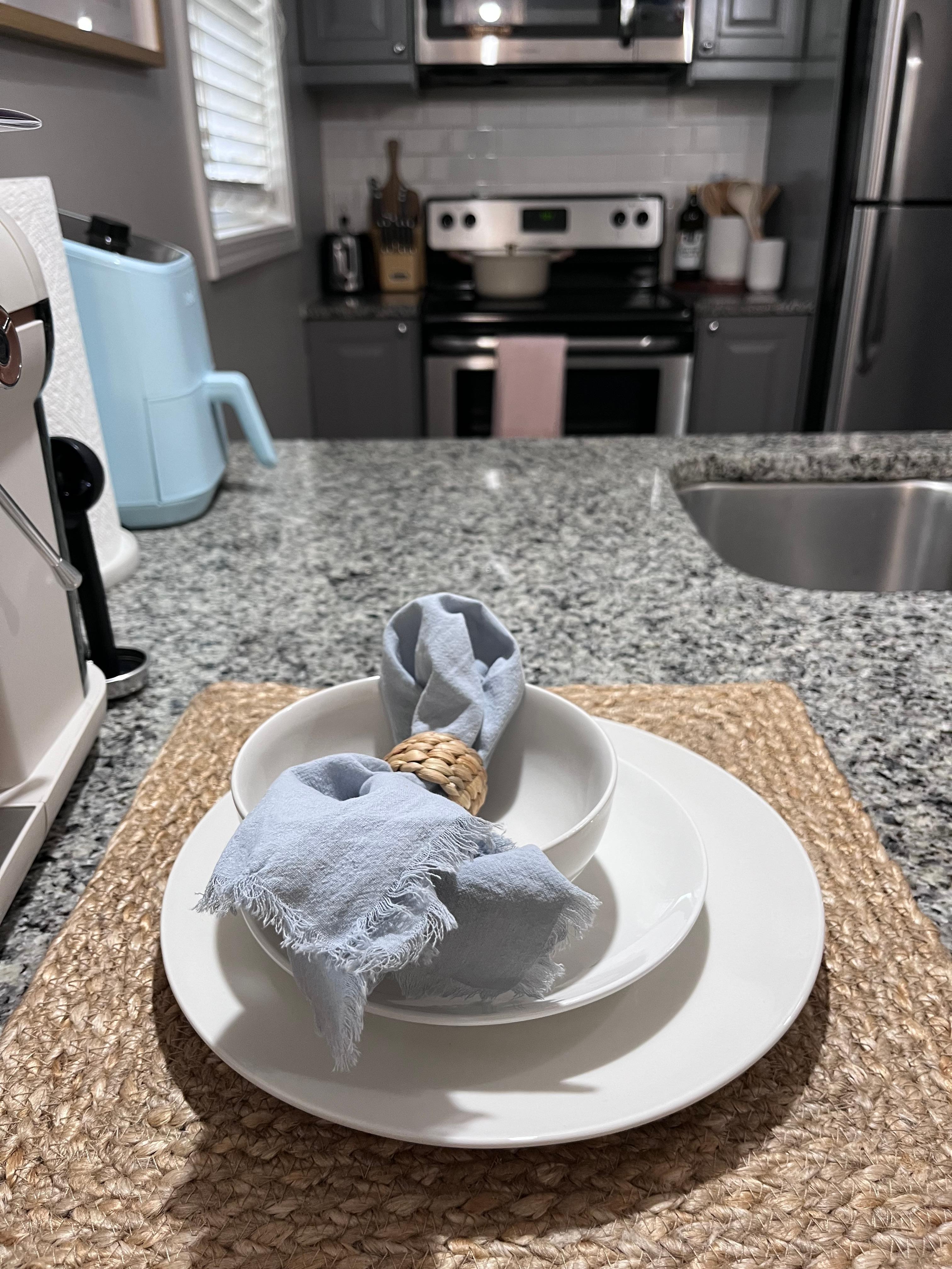 Fully furnished kitchen. We didn’t cook anything and took advantage of the nearby fancy coffee shops. But I looked through the cabinets and Amy provided everything one could need to cook or eat.