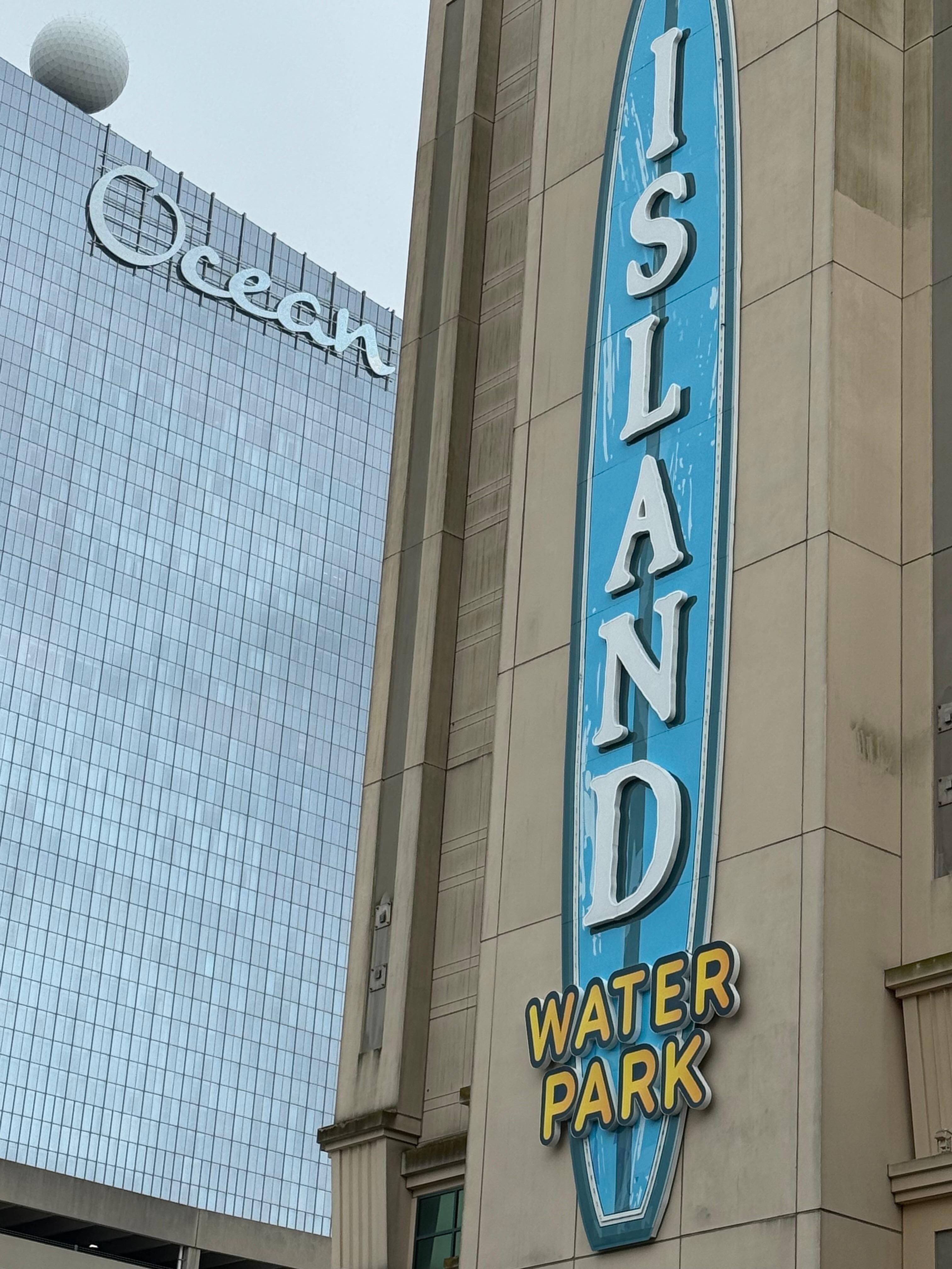 Island waterpark is trash