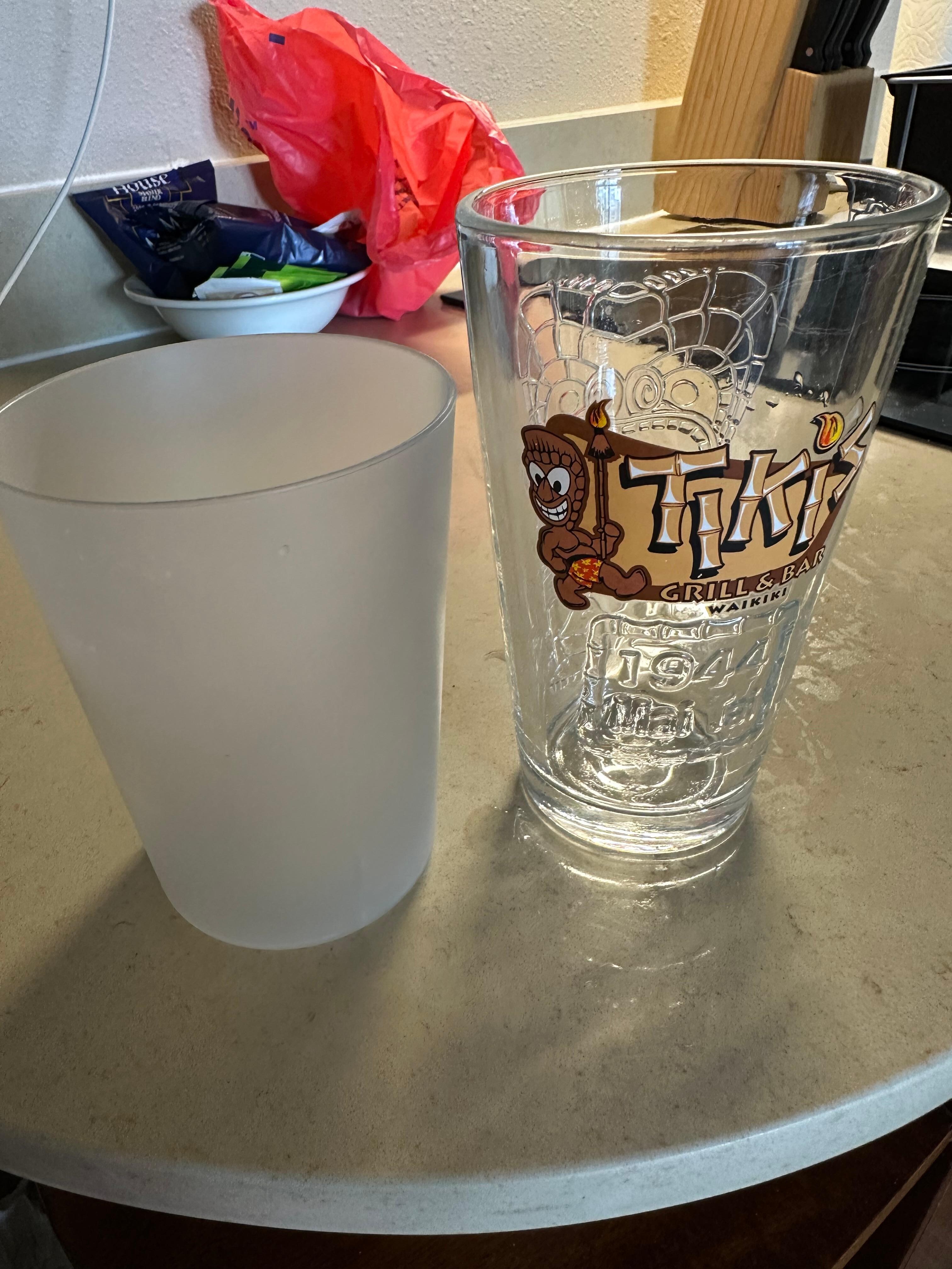 Only 2 glasses in unite 