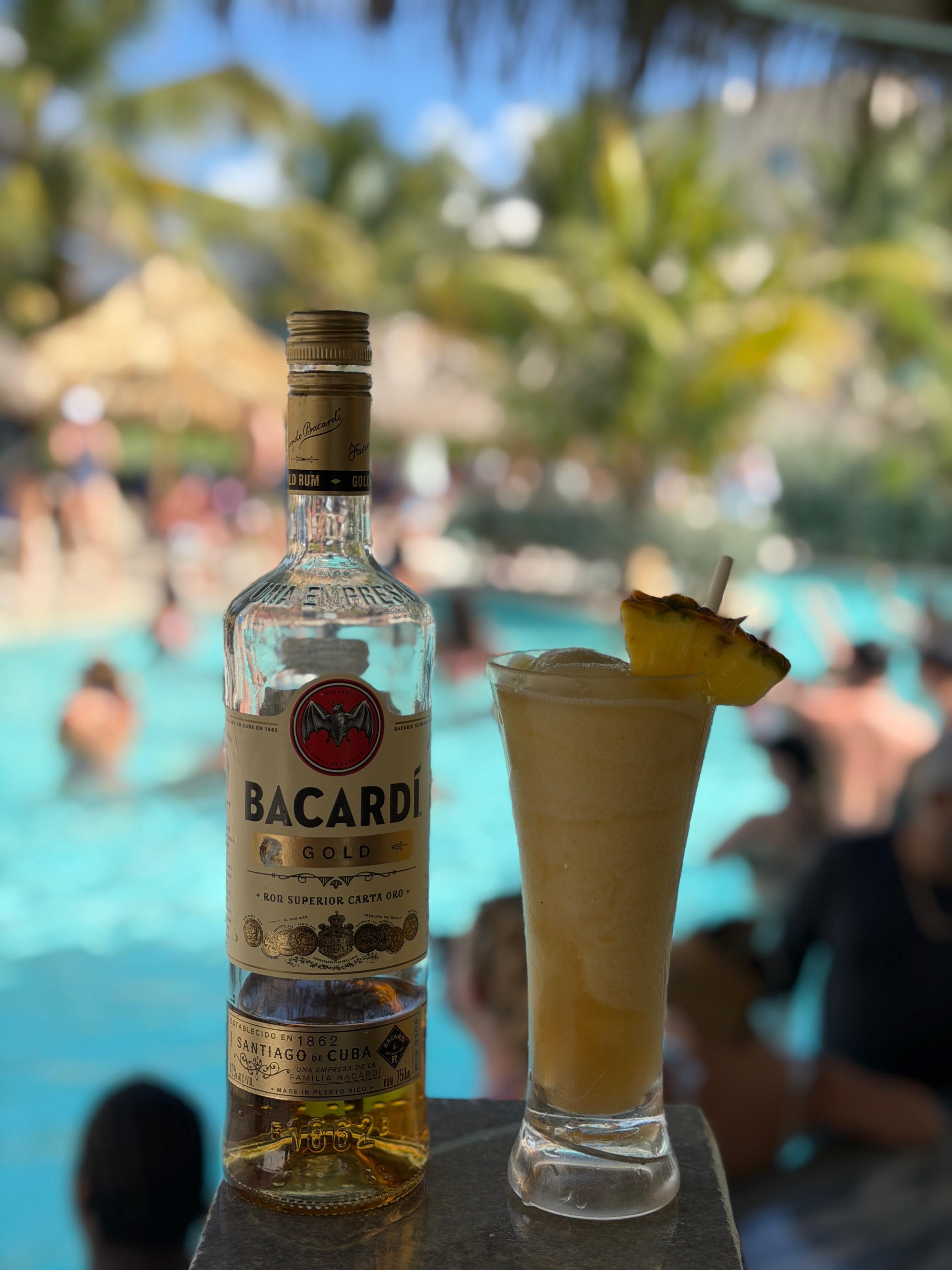 Pins colada with bacardi rum - all included 