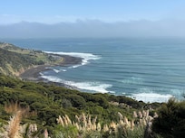 Just 12 minutes drive to Manu Bay for some great surfing!