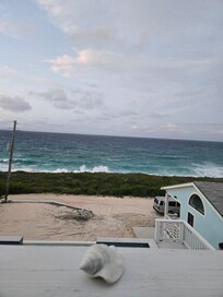 Top deck shared btwn 2 rooms