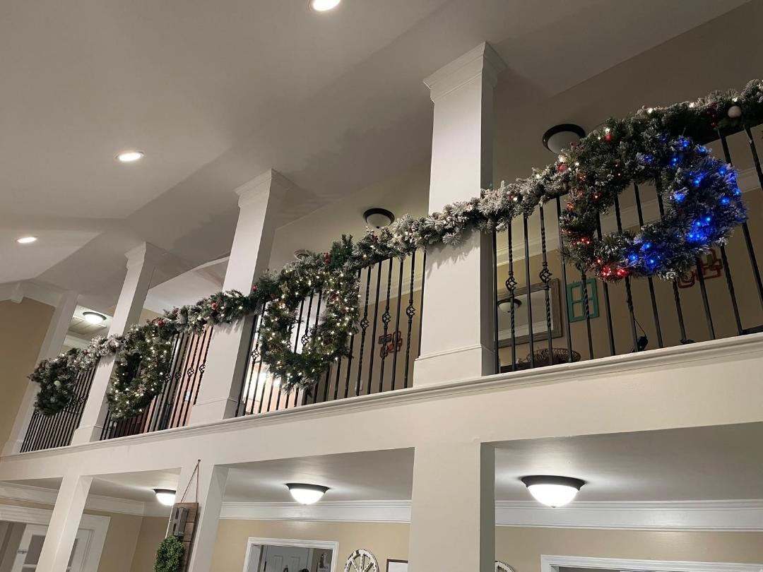 The house was beautifully decorated for Christmas. 