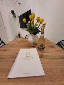 Warm welcome! A bottle of chilled prosecco. Excellent info on the property included!