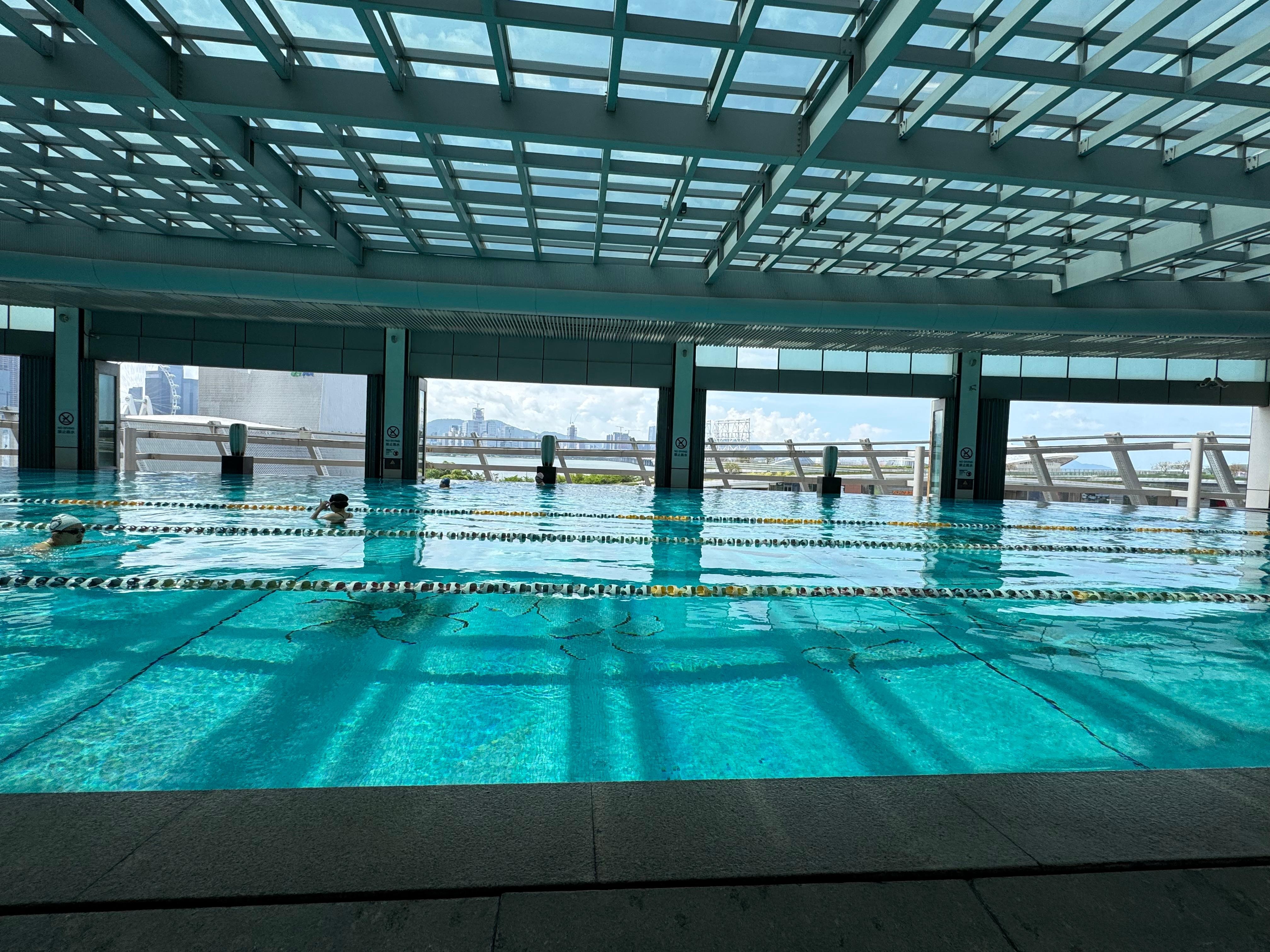Spectacular pool